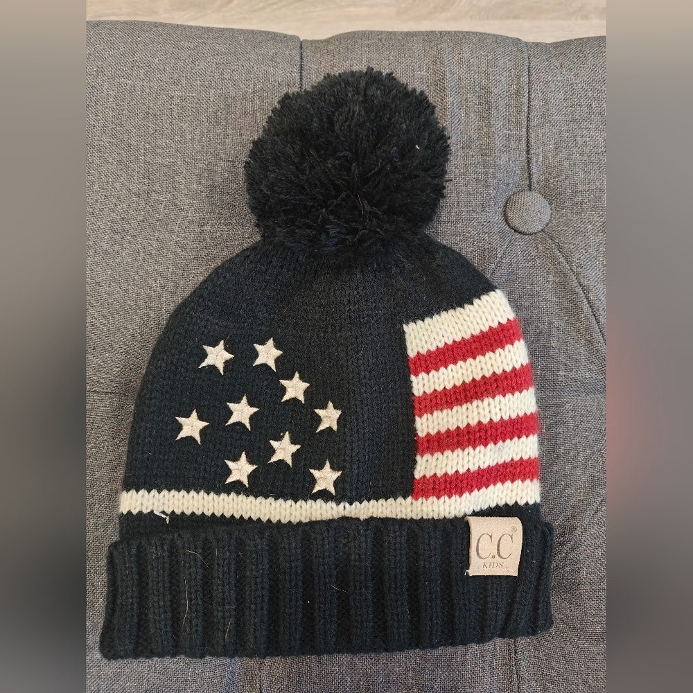 💥 Bundle 8 for $25 💥 CC Black and Red Knit Kids USA Beanie